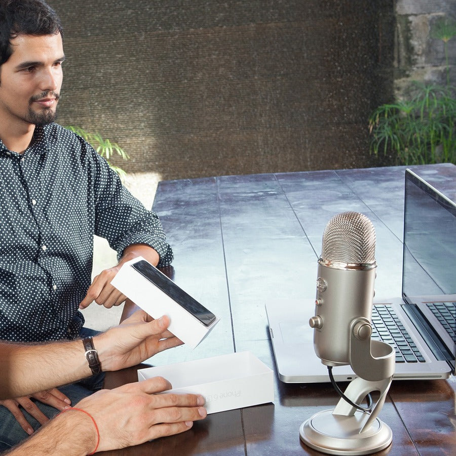 Blue Yeti Wired Condenser Microphone, 1.20 lb, USB, Yeti Professional Multi-Pattern USB Mic for Recording & Streaming