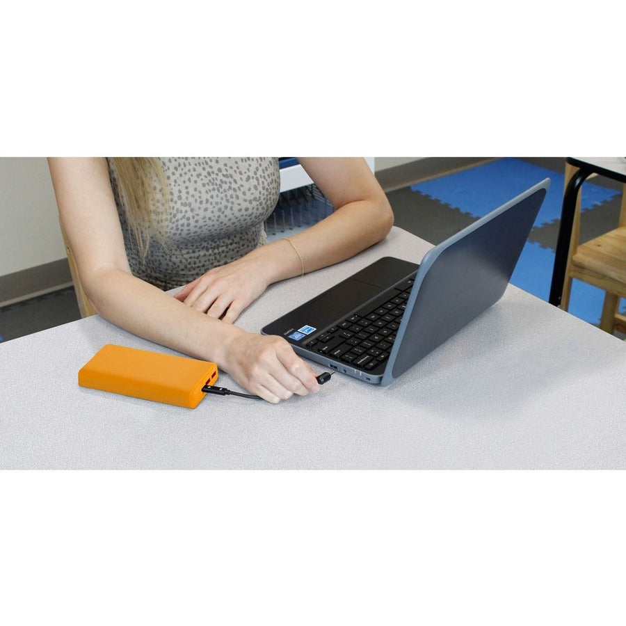 jar-systems-active-charge-power-banks-with-lightning-cables